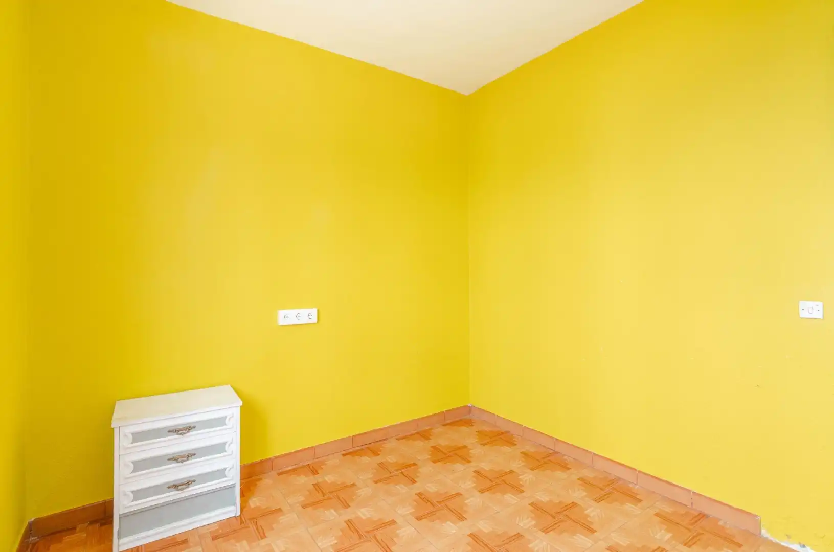 Habitación de Piso en venta en Oviedo  con Calefacción y Trastero