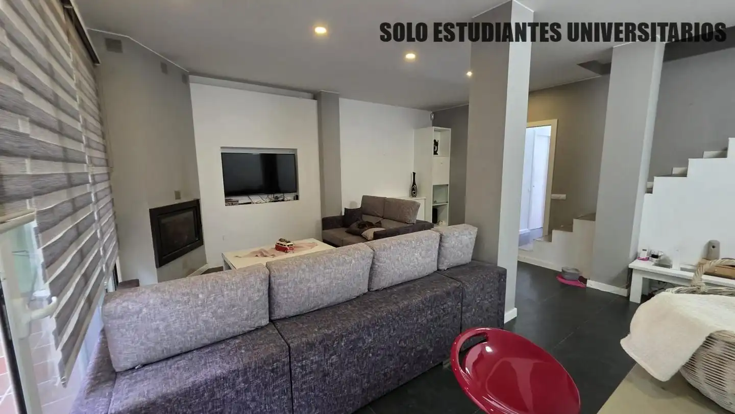 Sala de estar de Planta baja para compartir en Terrassa con Aire acondicionado, Calefacción y Terraza