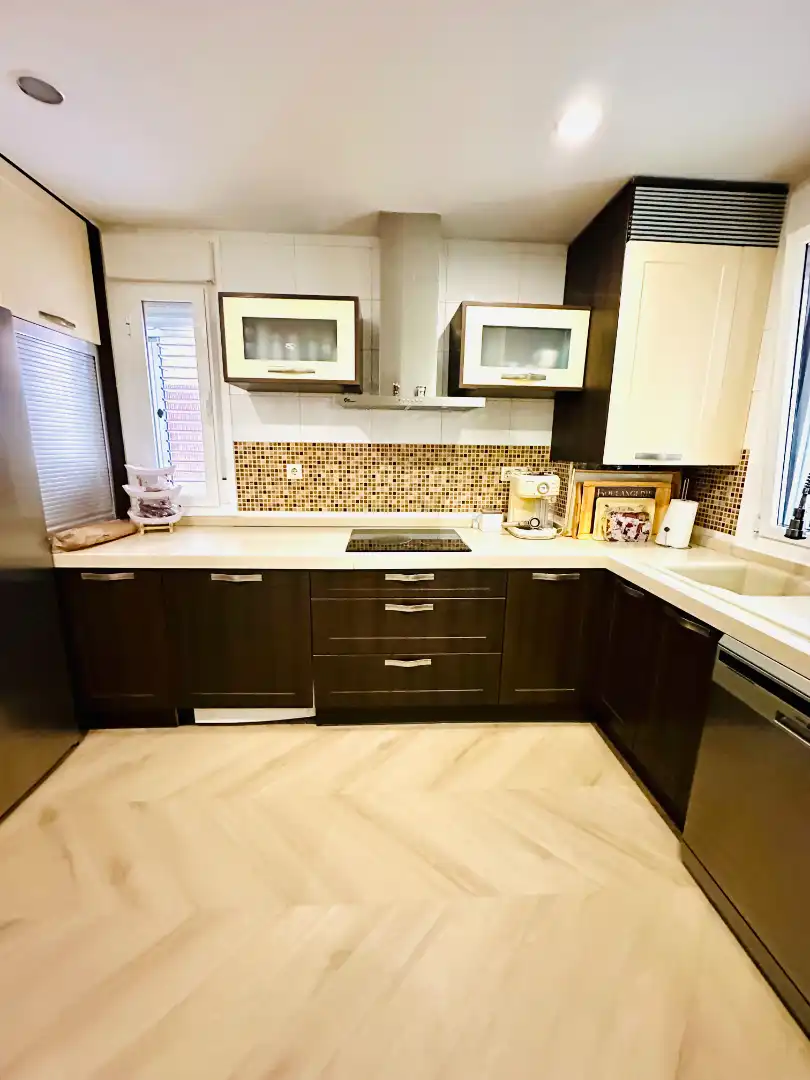 Cocina de Casa adosada en venta en Parla con Aire acondicionado, Calefacción y Jardín privado
