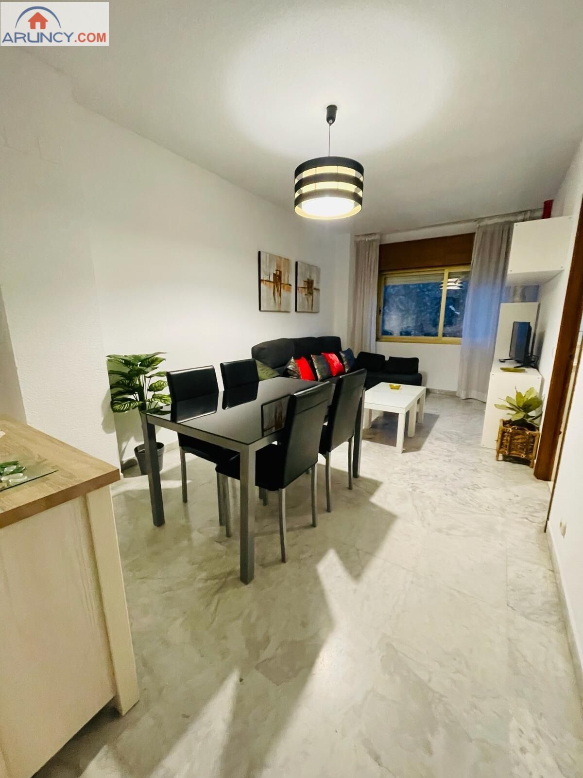 Comedor de Piso de alquiler en  Sevilla Capital con Amueblado y Piscina comunitaria