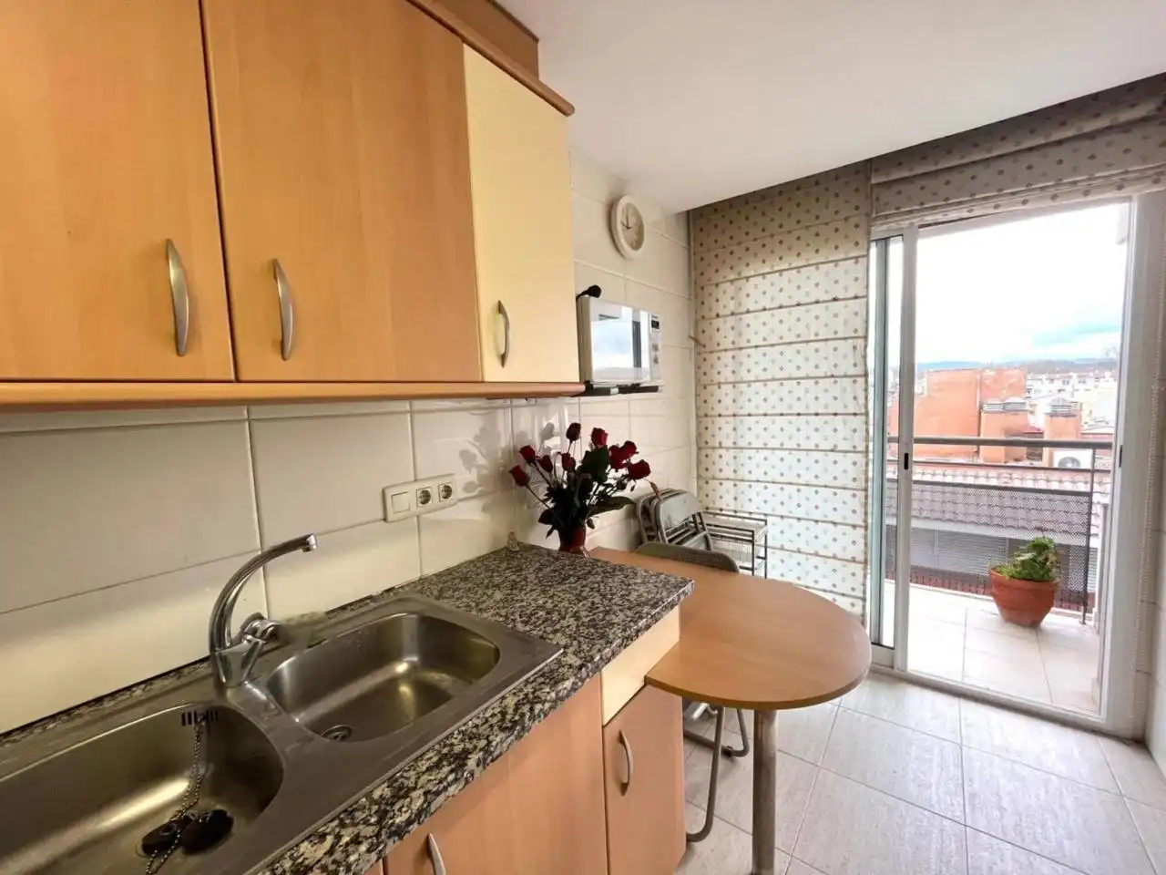 Cocina de Piso en venta en Girona con Calefacción, Terraza y Amueblado