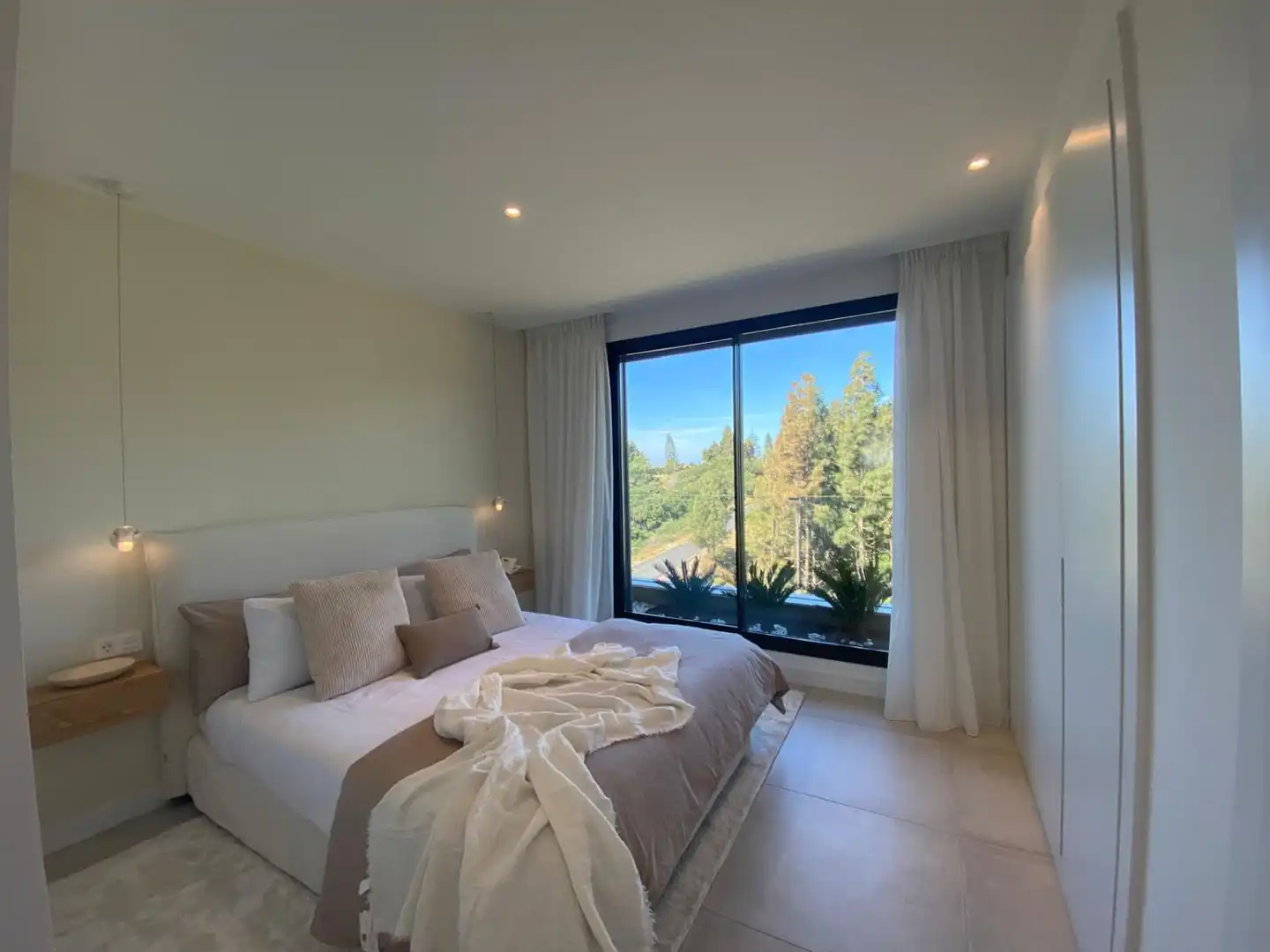Dormitori de Casa o xalet en venda en Mijas amb Aire condicionat, Calefacció i Jardí privat