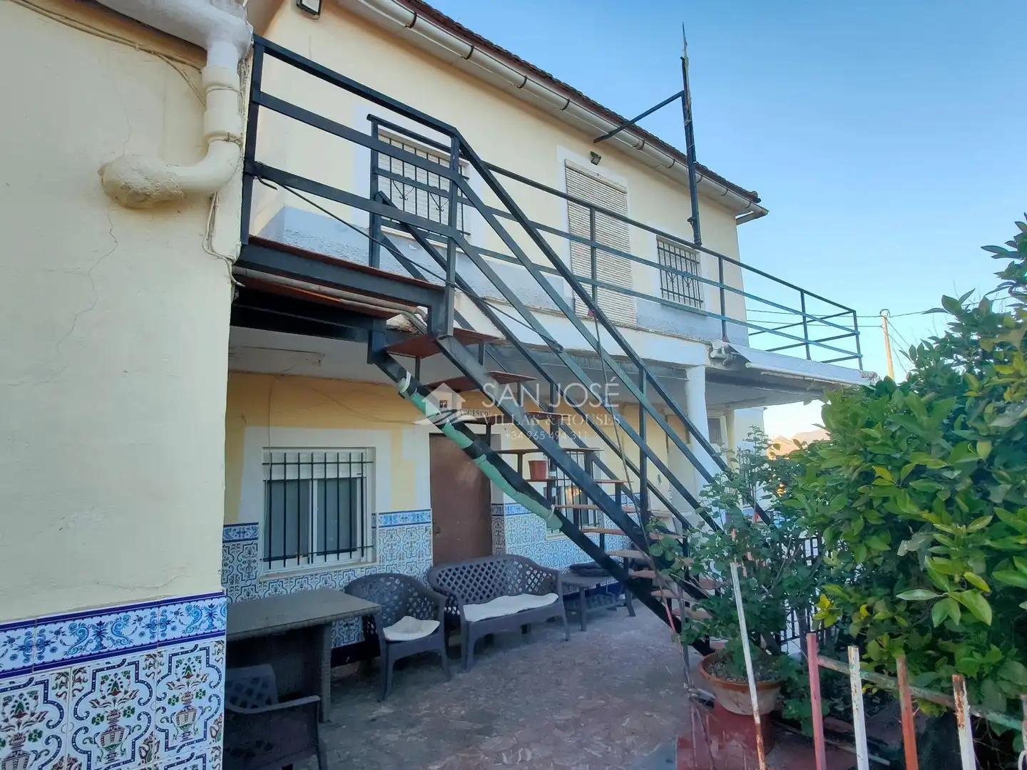 Vista exterior de Casa o xalet en venda en Novelda amb Jardí privat, Terrassa i Traster