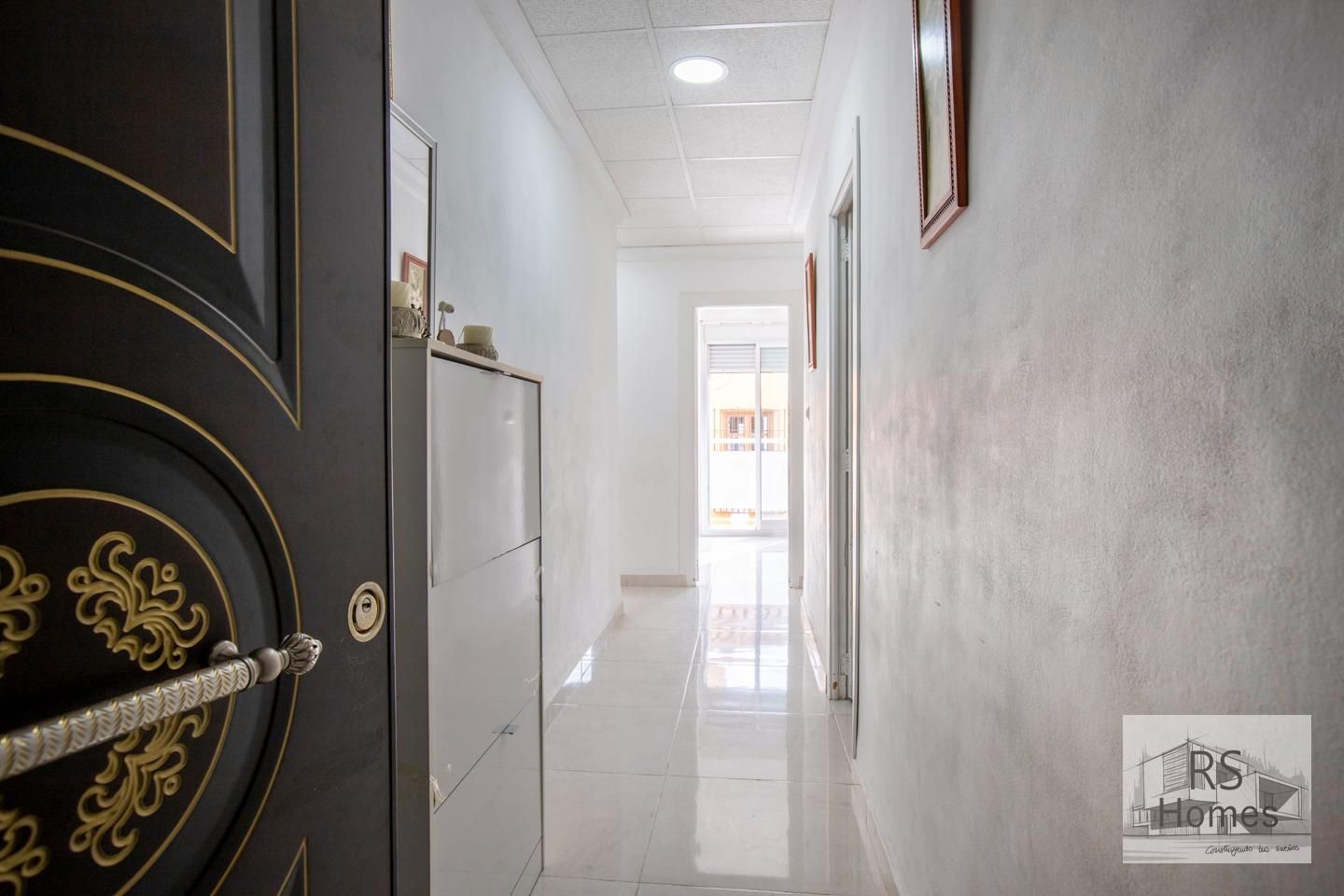 Wohnung zum verkauf in La Pobla de Vallbona mit Balkon