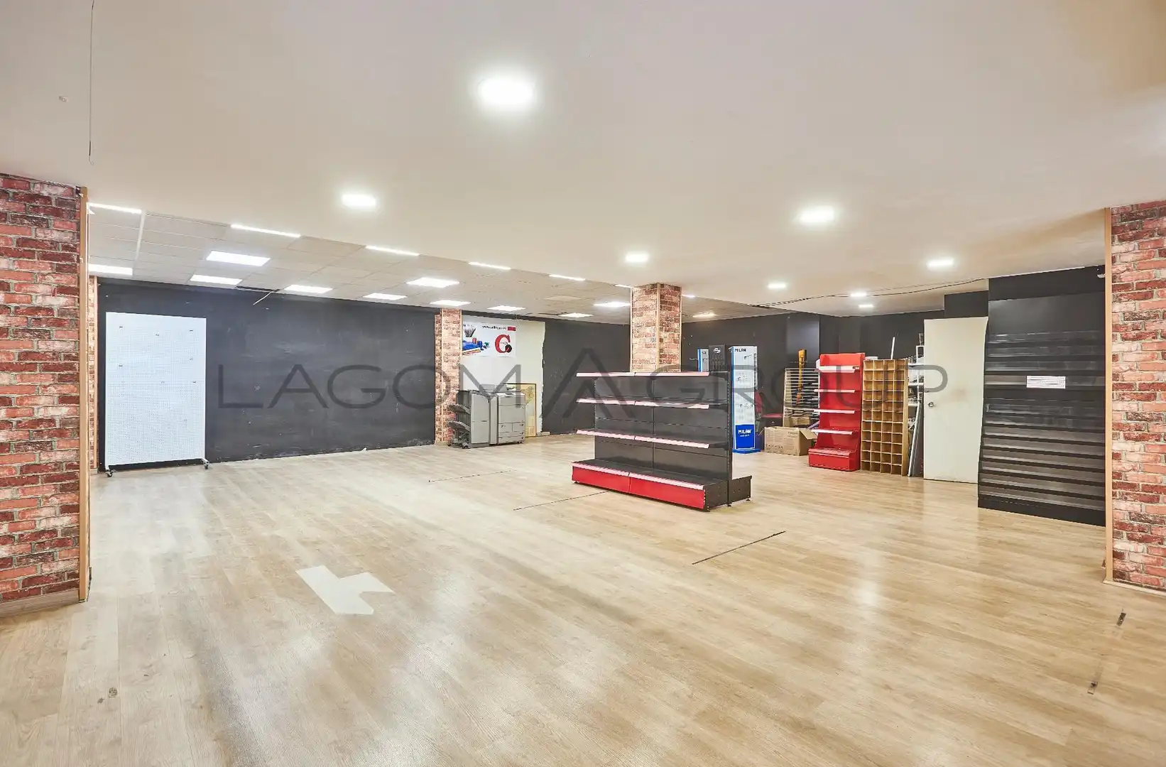 Business premises for sale in Passeig Maragall, imagen 2