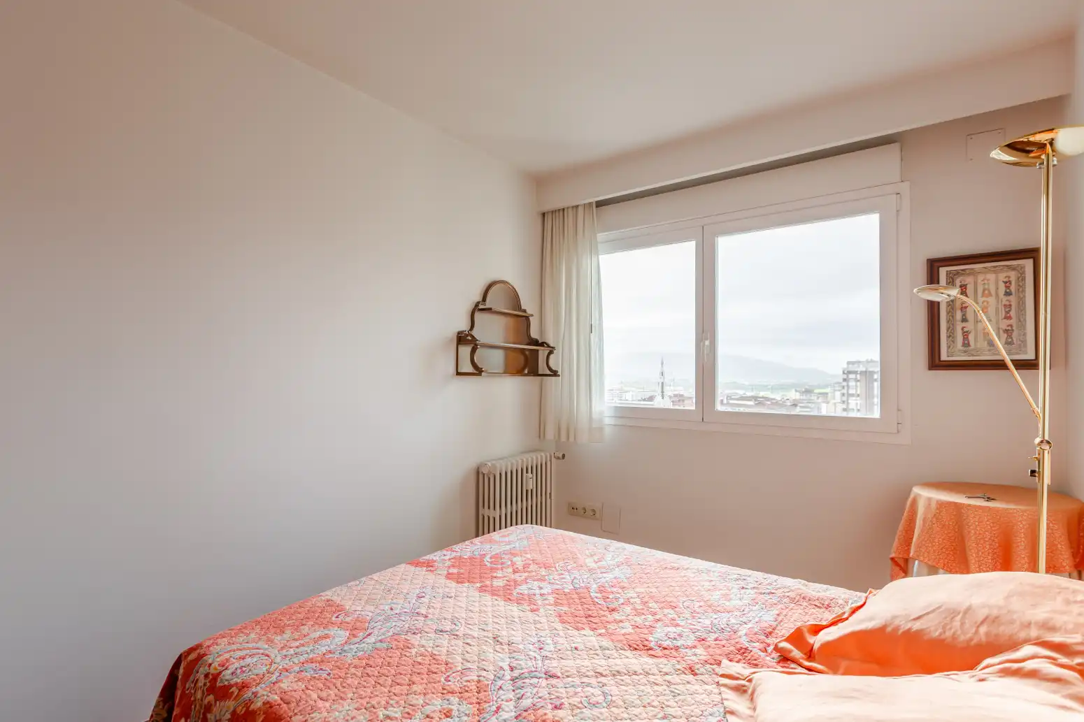 Habitación de Piso en venta en  Pamplona / Iruña con Calefacción, Terraza y Amueblado