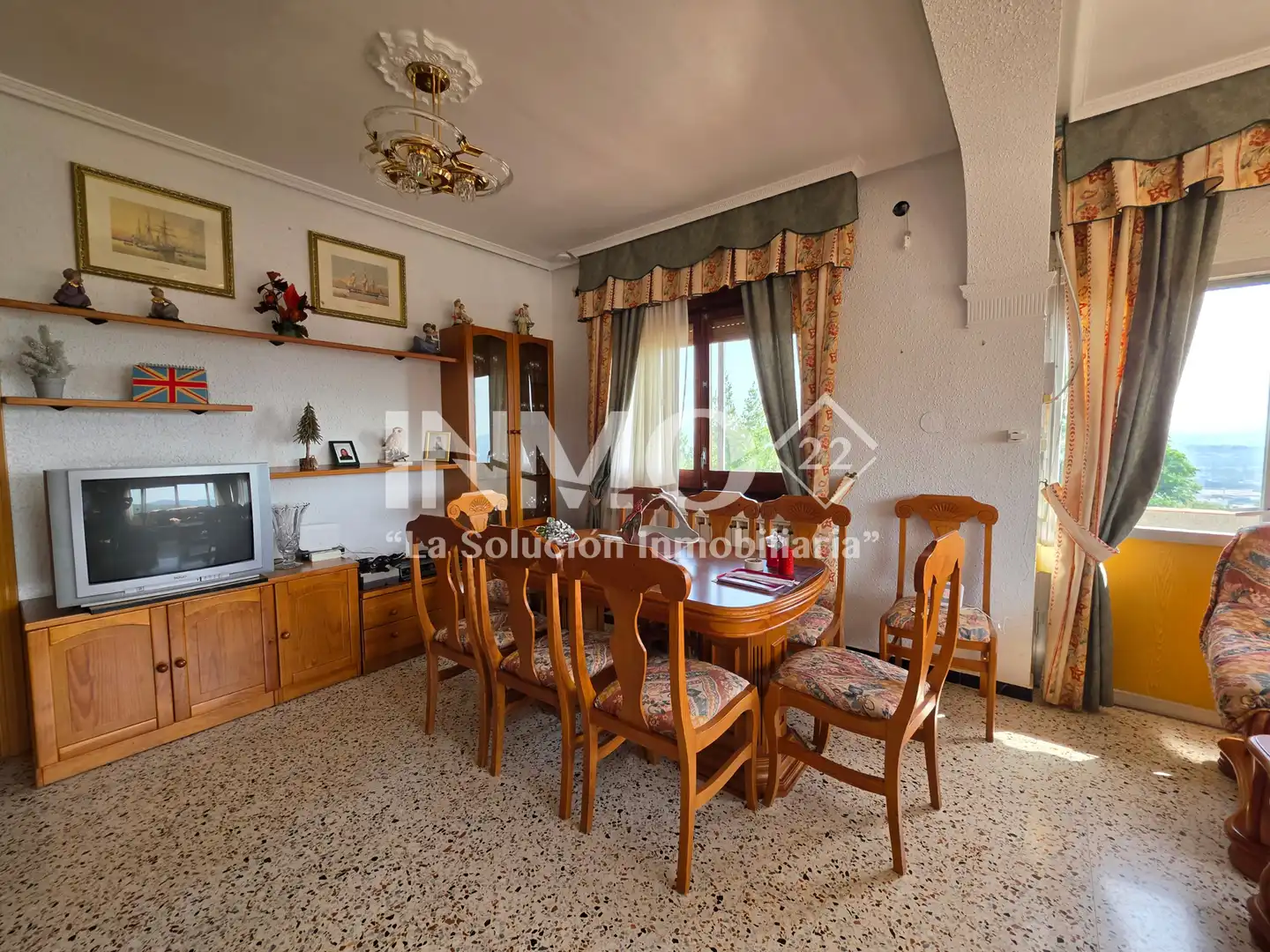 Sala d'estar de Casa o xalet en venda en Sant Andreu de la Barca amb Aire condicionat, Calefacció i Jardí privat