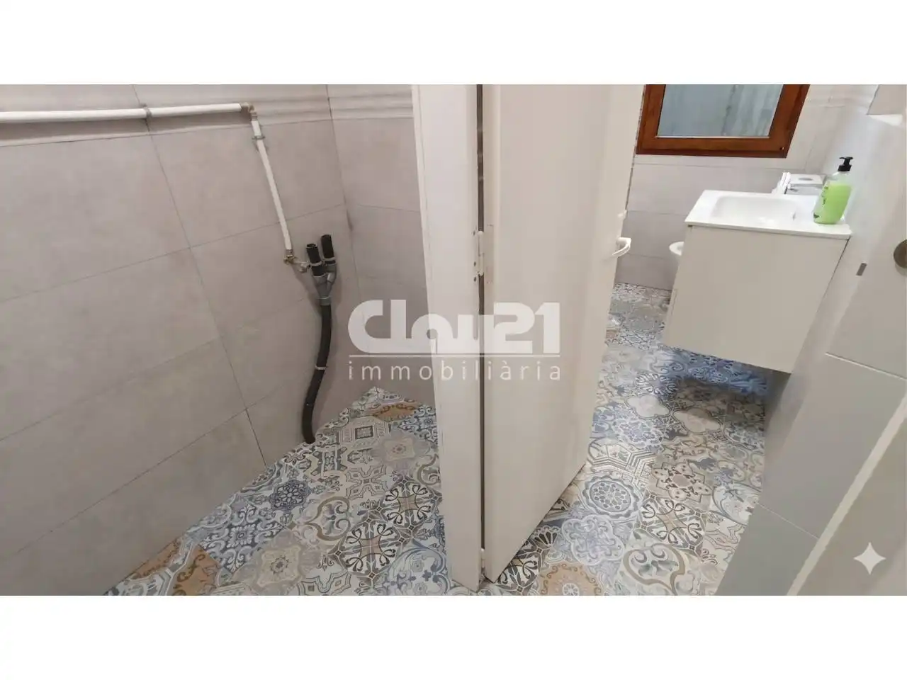 Baño de Piso en venta en Berga con Aire acondicionado y Terraza