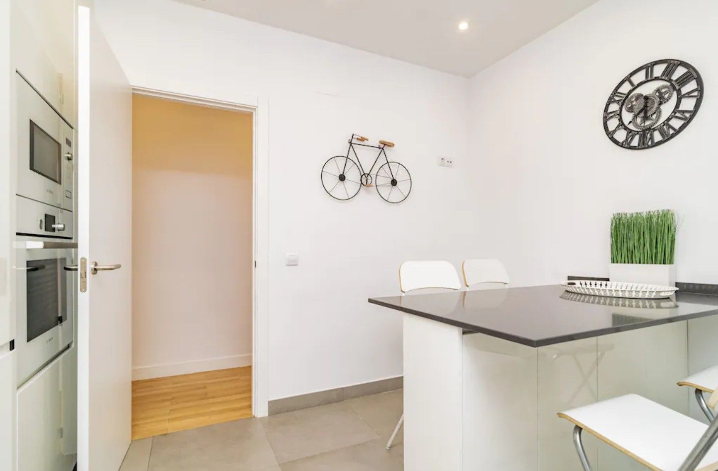 Kitchen of Flat to rent in Cornellà de Llobregat  with Air Conditioner, Furnished and TV