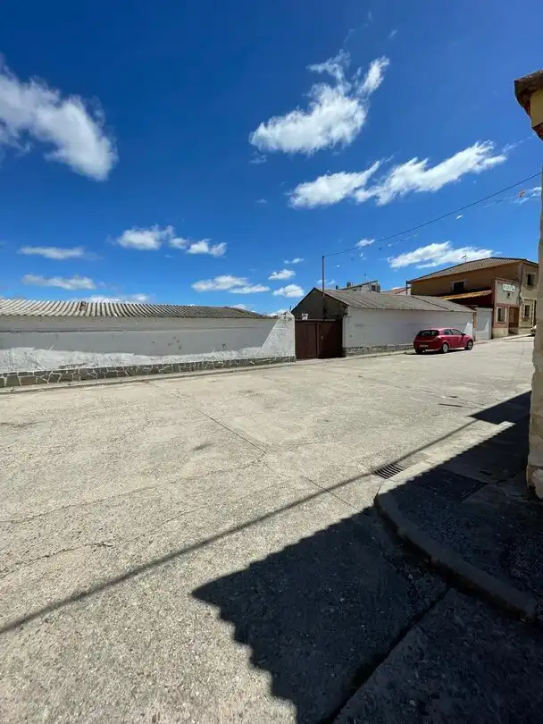 Außenansicht von Residential zum Verkauf in Santiuste de San Juan Bautista