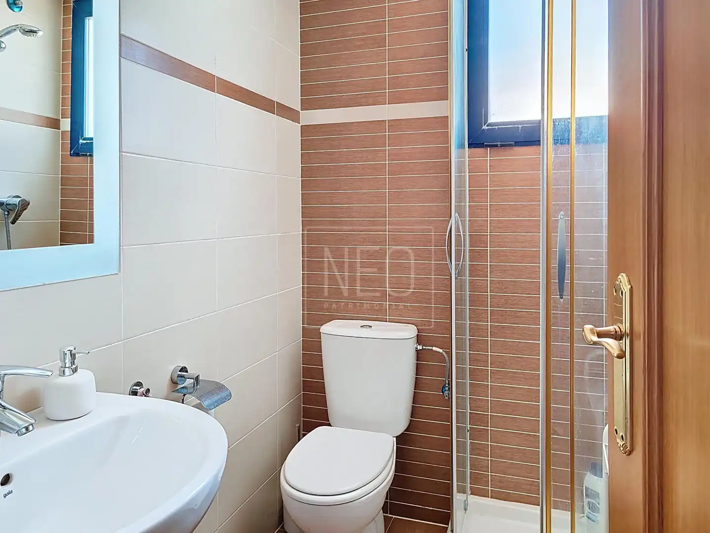 Bathroom of Flat for sale in Daimús  with Air Conditioner, Heating and Private garden