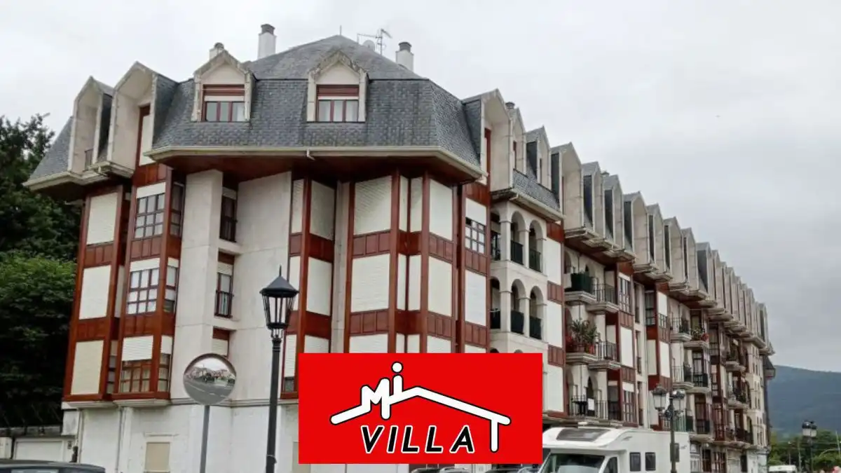 Außenansicht von Wohnung zum Verkauf in Colindres mit Heizung, Terrasse und Abstellraum