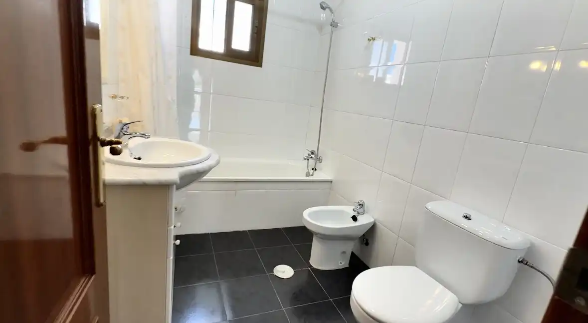 Baño de Piso en venta en Periana con Trastero