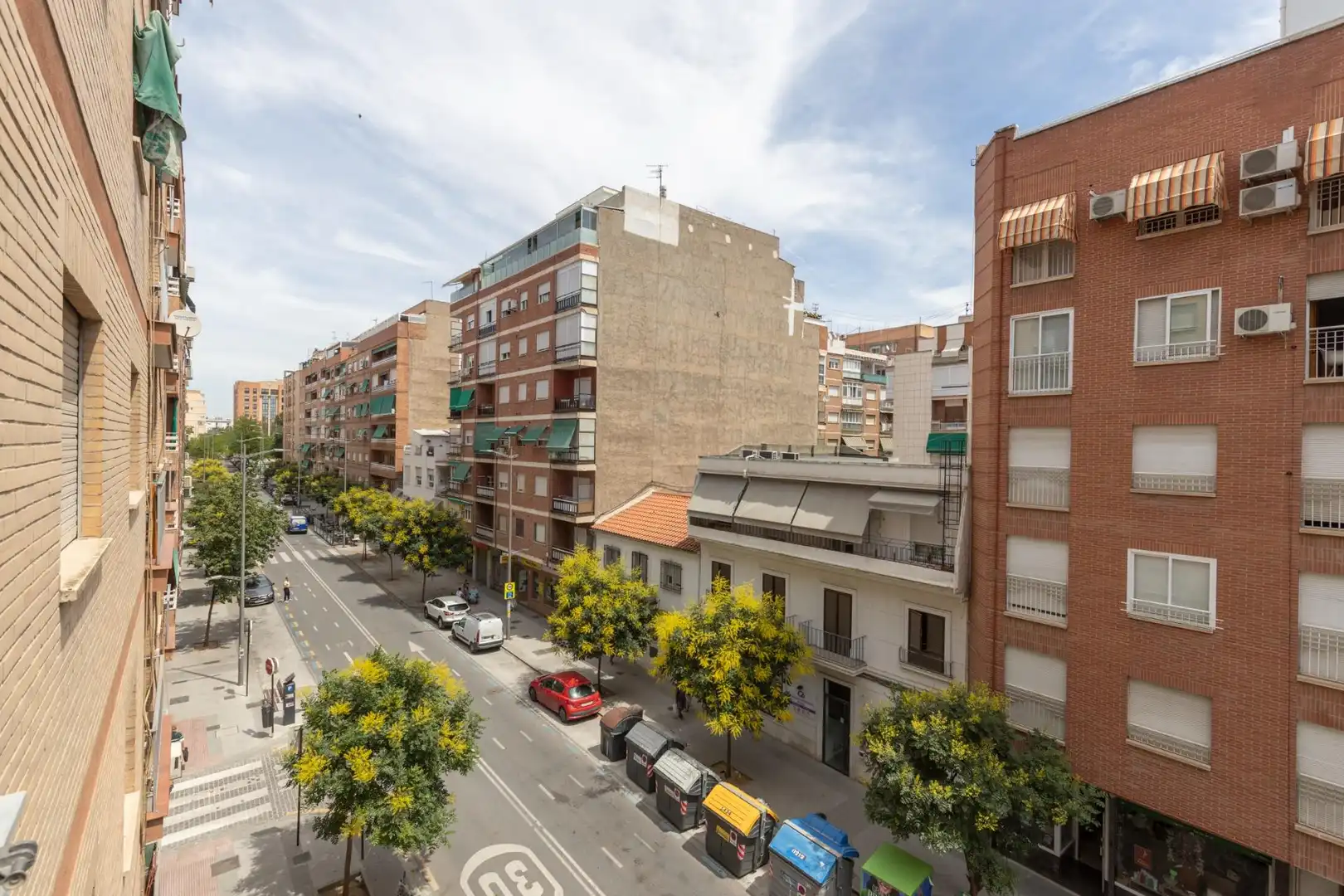 Vista exterior de Pis en venda en Granada