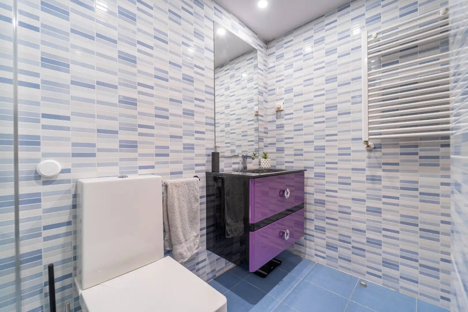 Bathroom of Flat for sale in Móstoles  with Air Conditioner, Heating and Private garden