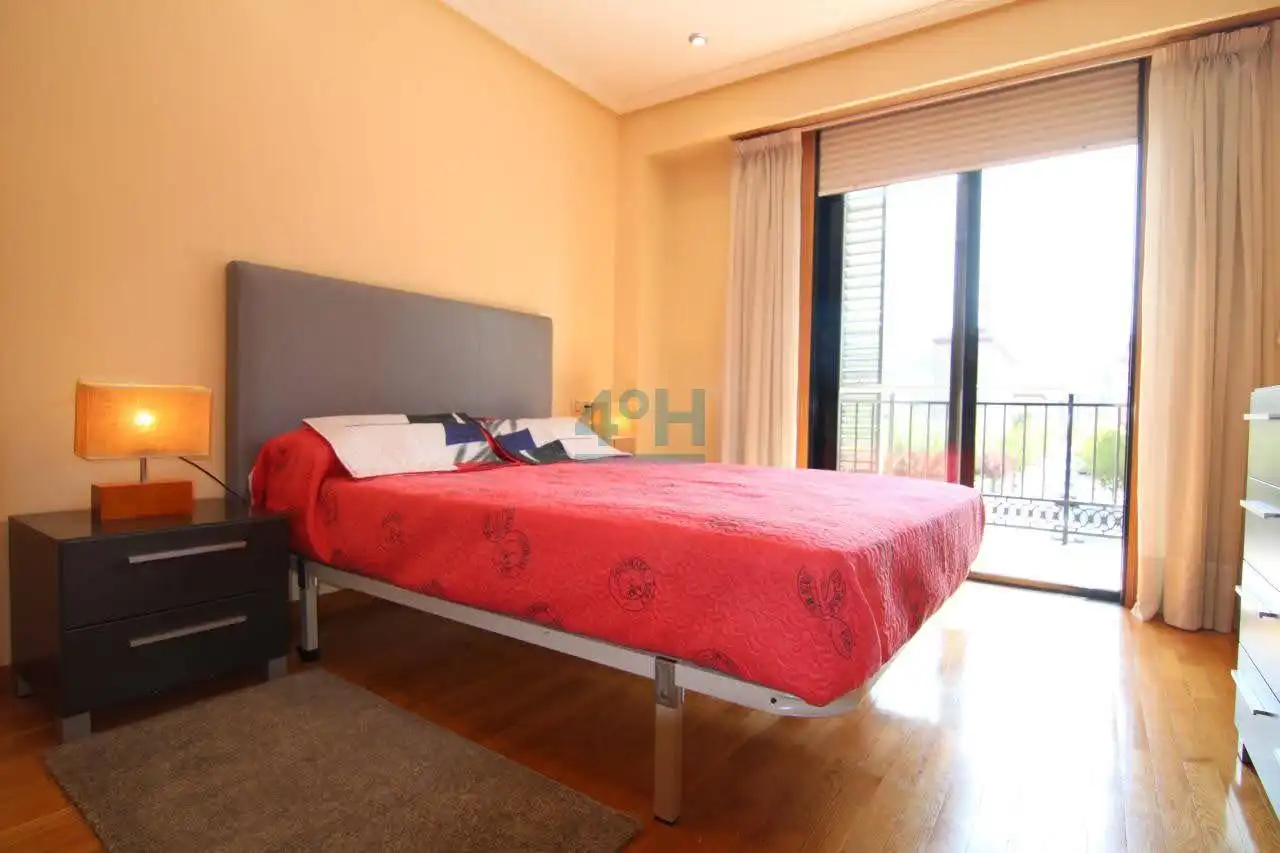 Bedroom of Study for rent in Ourense Capital   with Air Conditioner, Heating and Parquet flooring