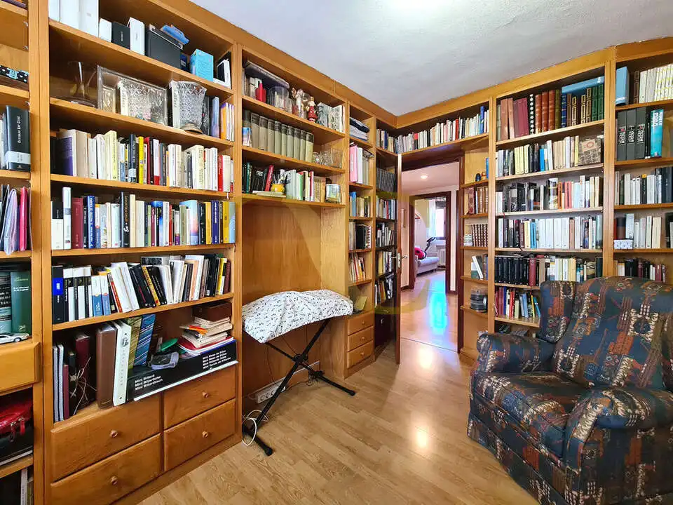 Flat for sale in Oviedo   with Heating
