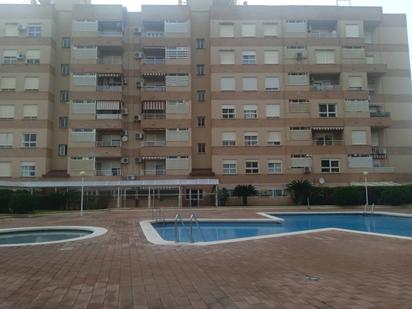 Swimming pool of Flat for sale in  Valencia Capital  with Air Conditioner, Terrace and Furnished