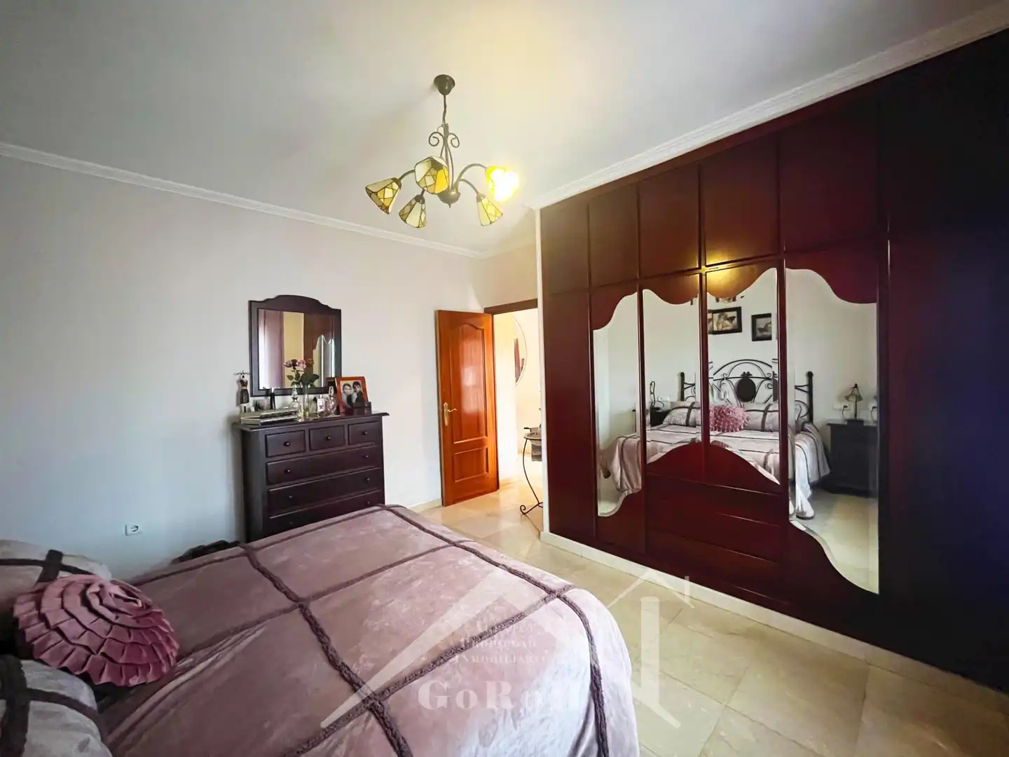 Dormitori de Casa o xalet en venda en Almadén de la Plata amb Jardí privat, Terrassa i Traster