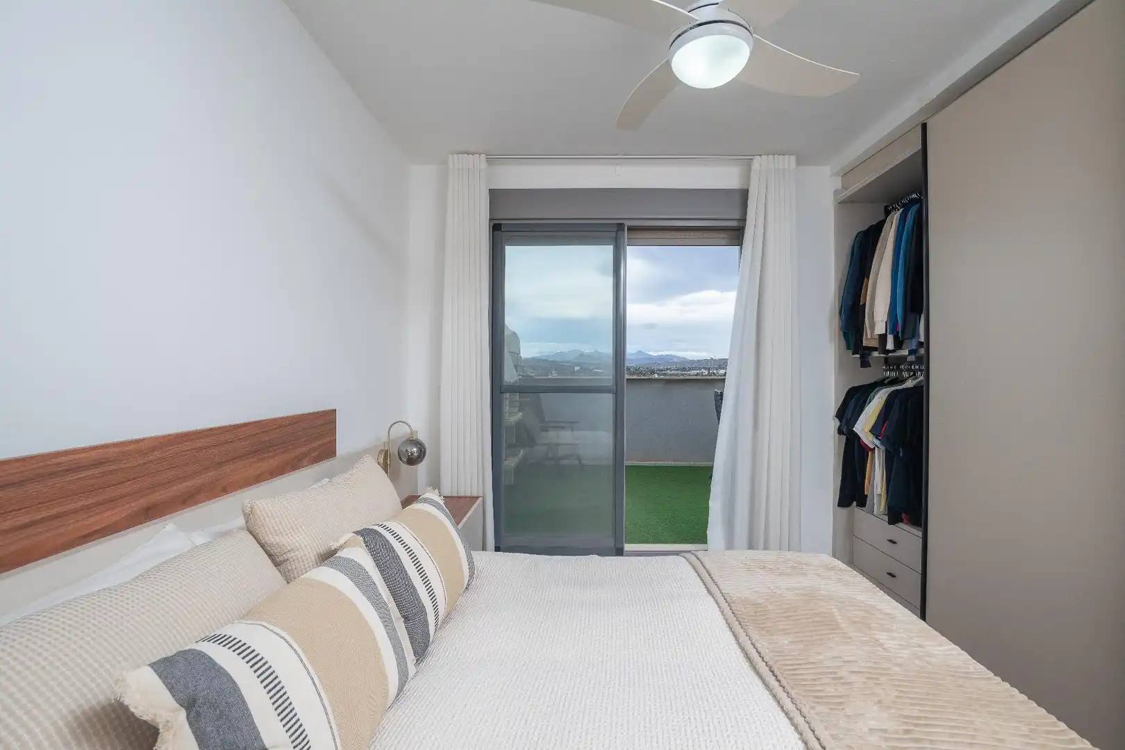 Habitación de Ático en venta en Elche / Elx con Aire acondicionado y Terraza