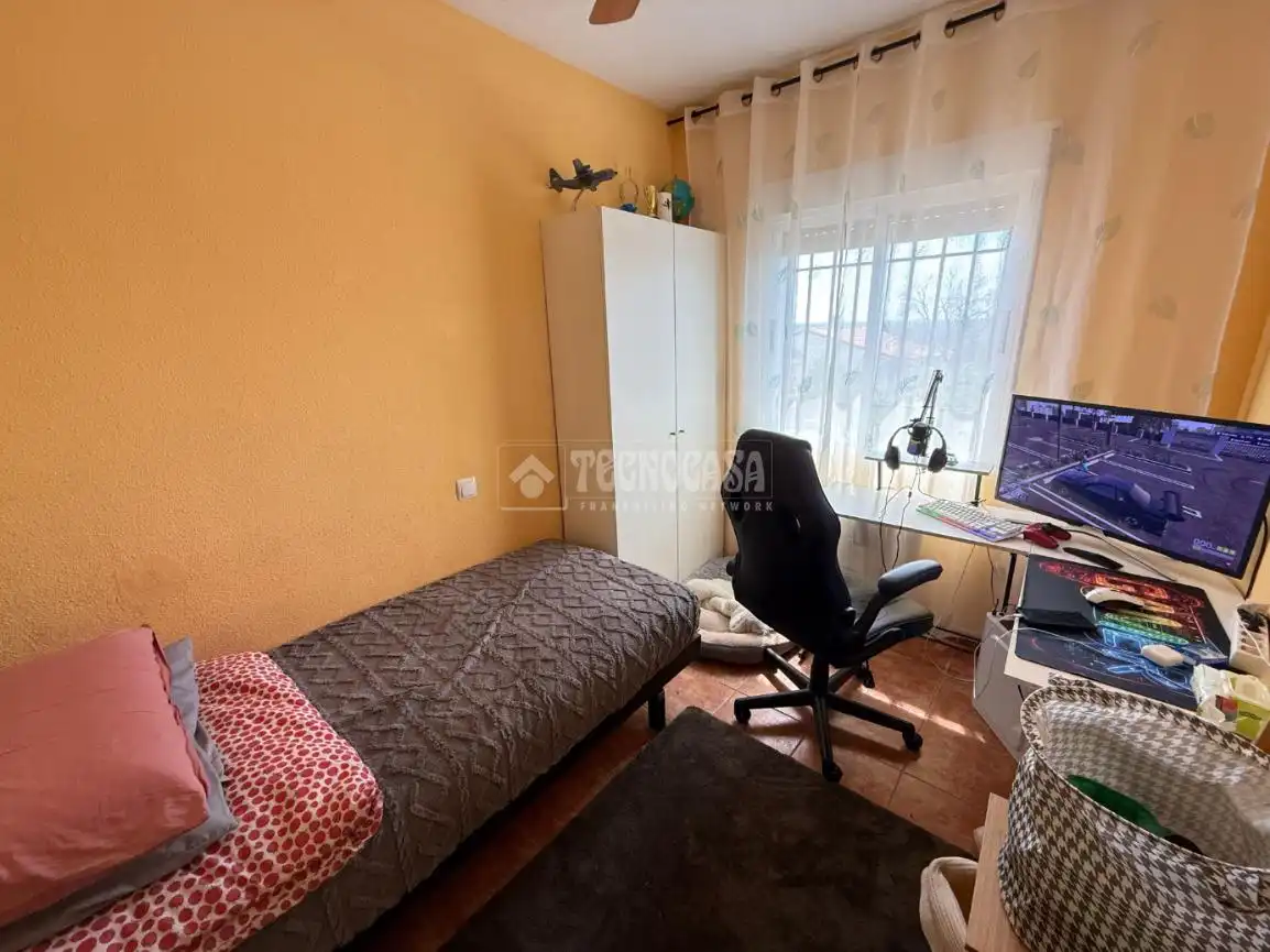 Bedroom of Houses for sale in Cardiel de los Montes  with Air Conditioner and Heating
