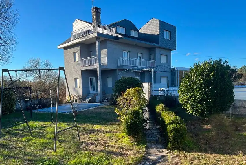 Vista exterior de Casa o xalet en venda en Vilamarín amb Jardí privat, Terrassa i Traster