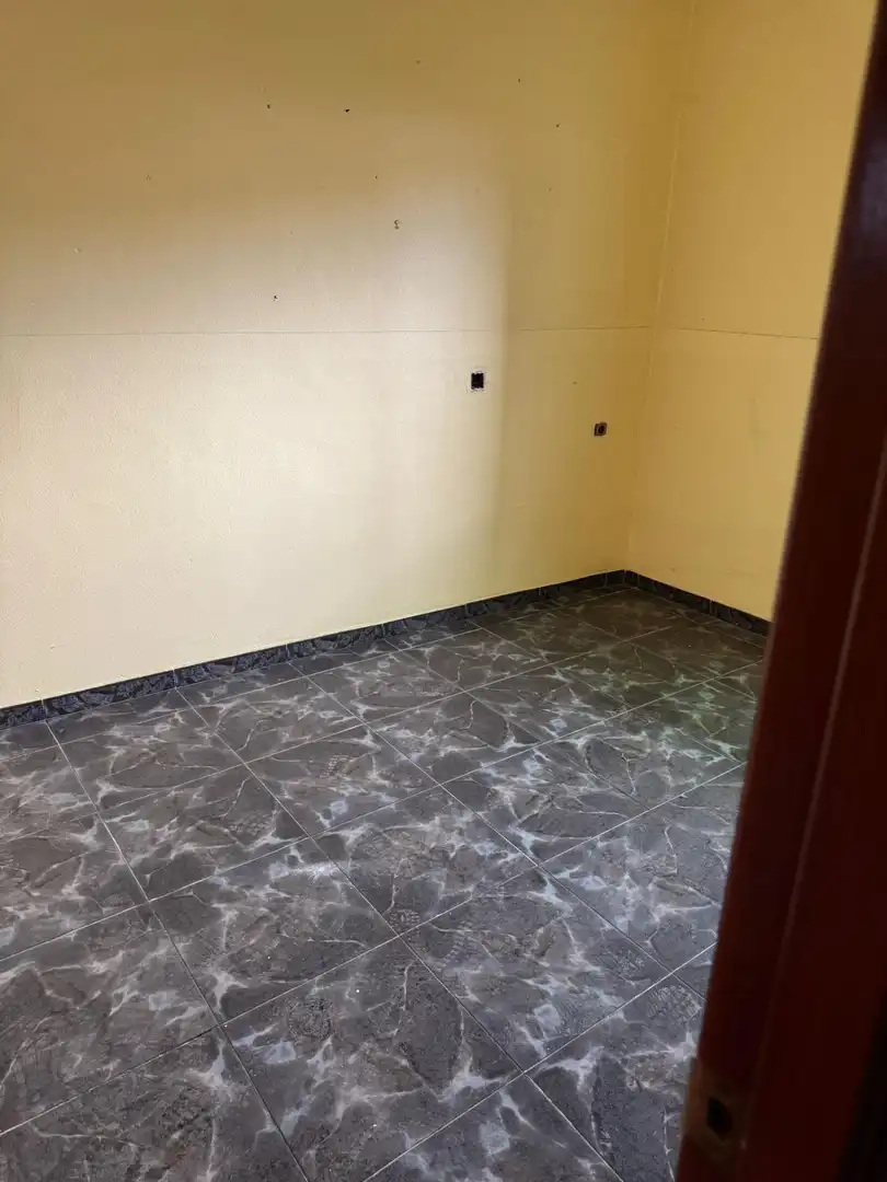 House for sale in Calle SANTA MARIA DE LA CABEZA, imagen 2