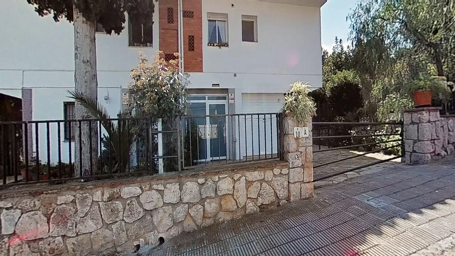 Vista exterior de Casa o xalet en venda en Cunit amb Aire condicionat, Calefacció i Terrassa