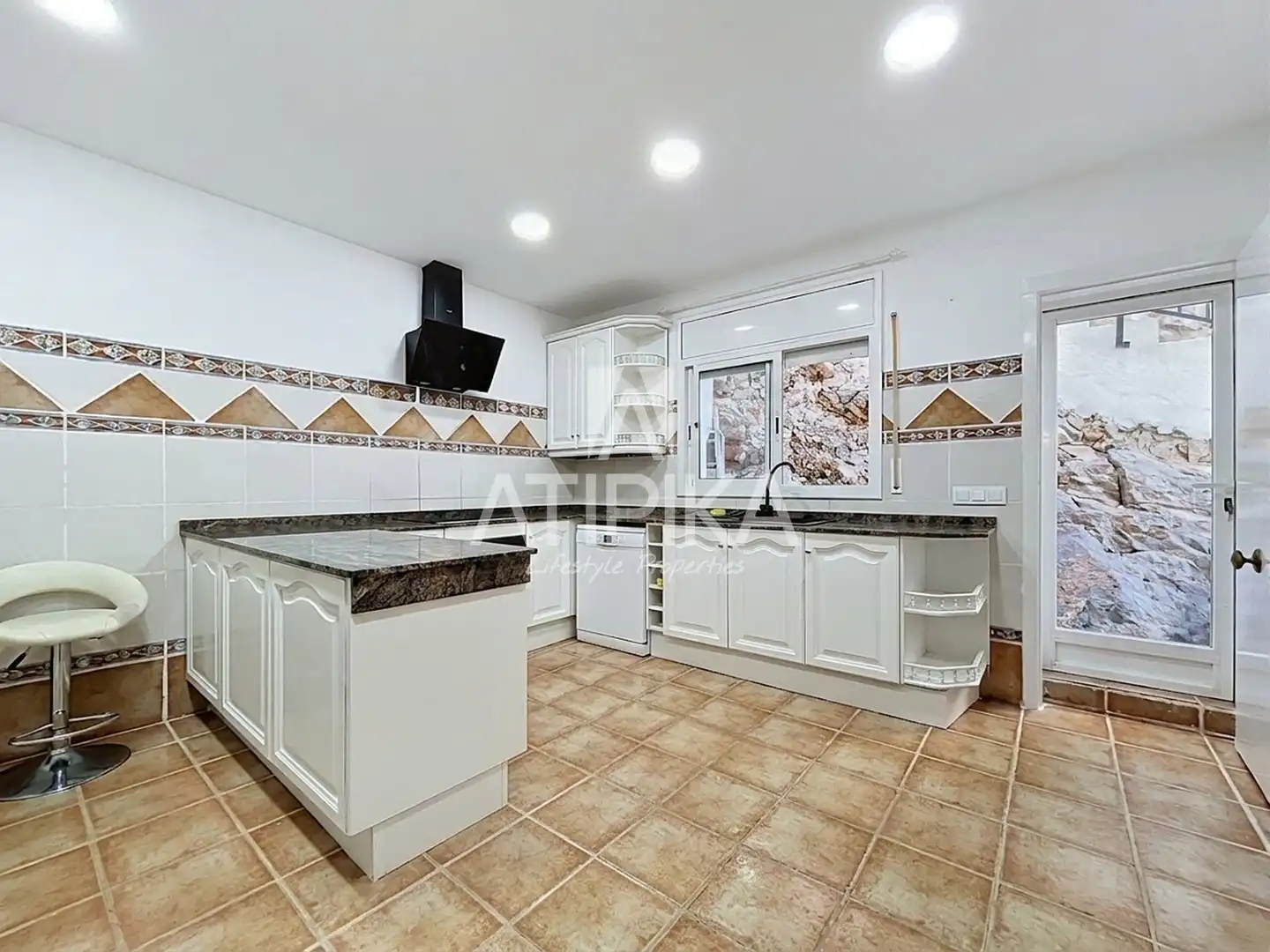 House with pool to rent in Les Botigues de Sitges, imagen 12