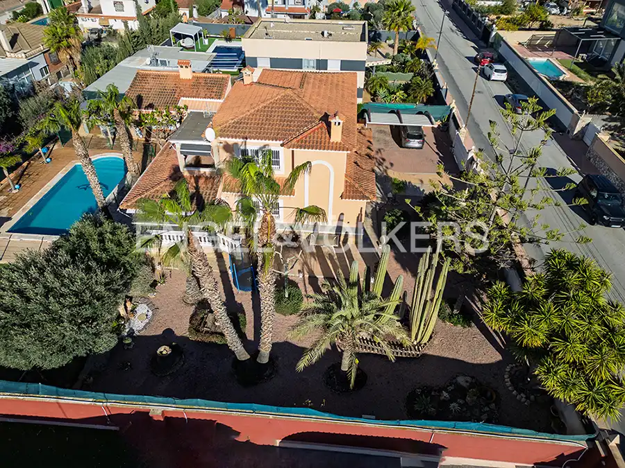 Exterior view of Houses for sale in San Vicente del Raspeig / Sant Vicent del Raspeig  with Air Conditioner, Heating and Private garden