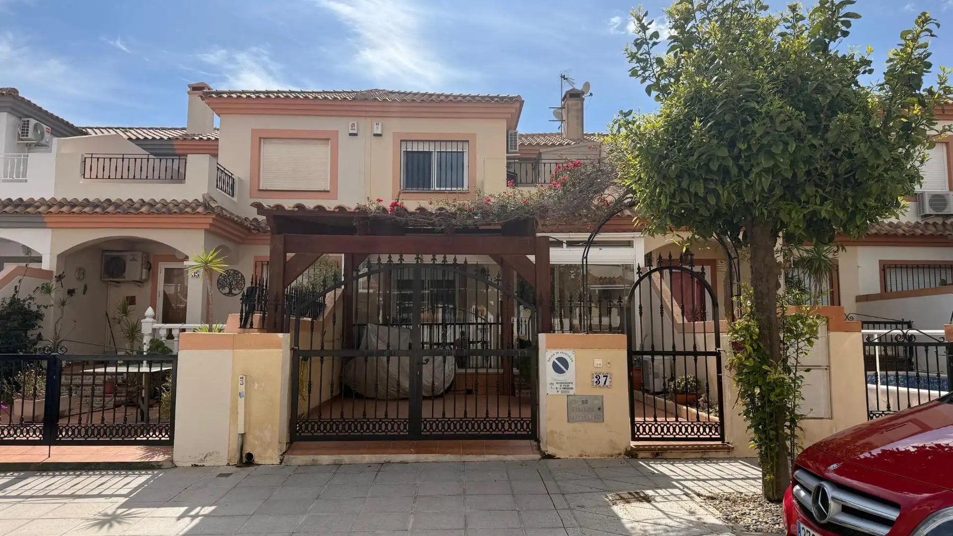 Vista exterior de Casa adosada en venta en Pilar de la Horadada con Terraza y Balcón