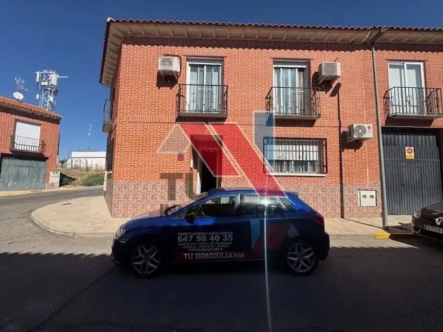 Vista exterior de Casa o chalet en venta en Novés con Terraza y Balcón