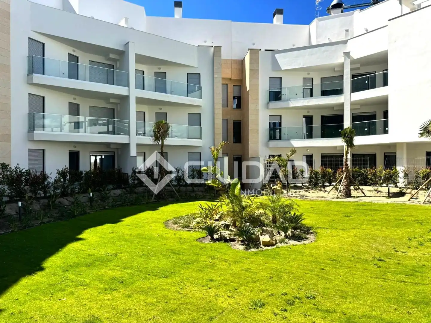 Vista exterior de Piso en venta en Sanlúcar de Barrameda con Jardín privado, Terraza y Trastero