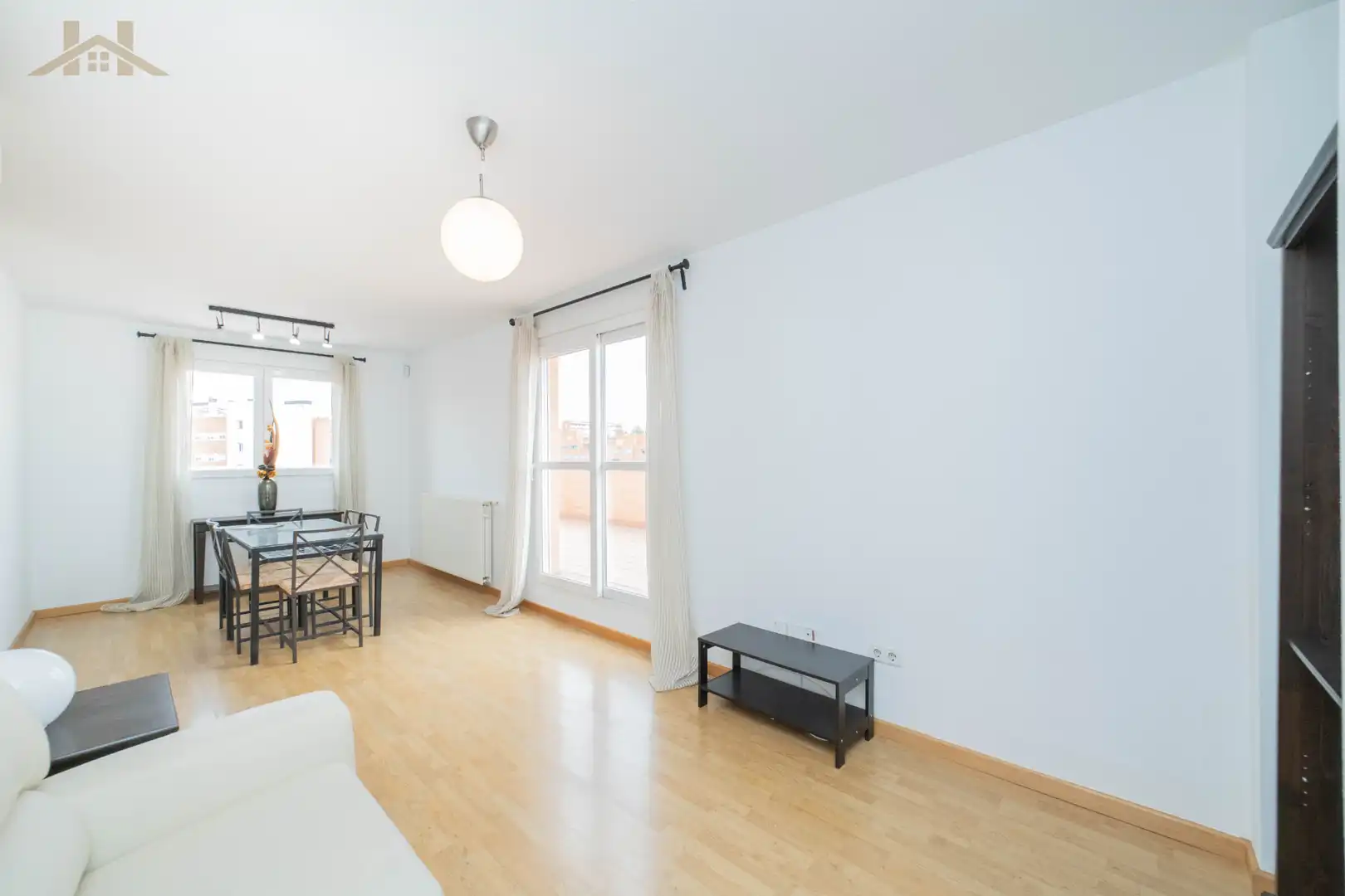 Sala de estar de Ático en venta en Arroyomolinos (Madrid) con Calefacción, Terraza y Trastero