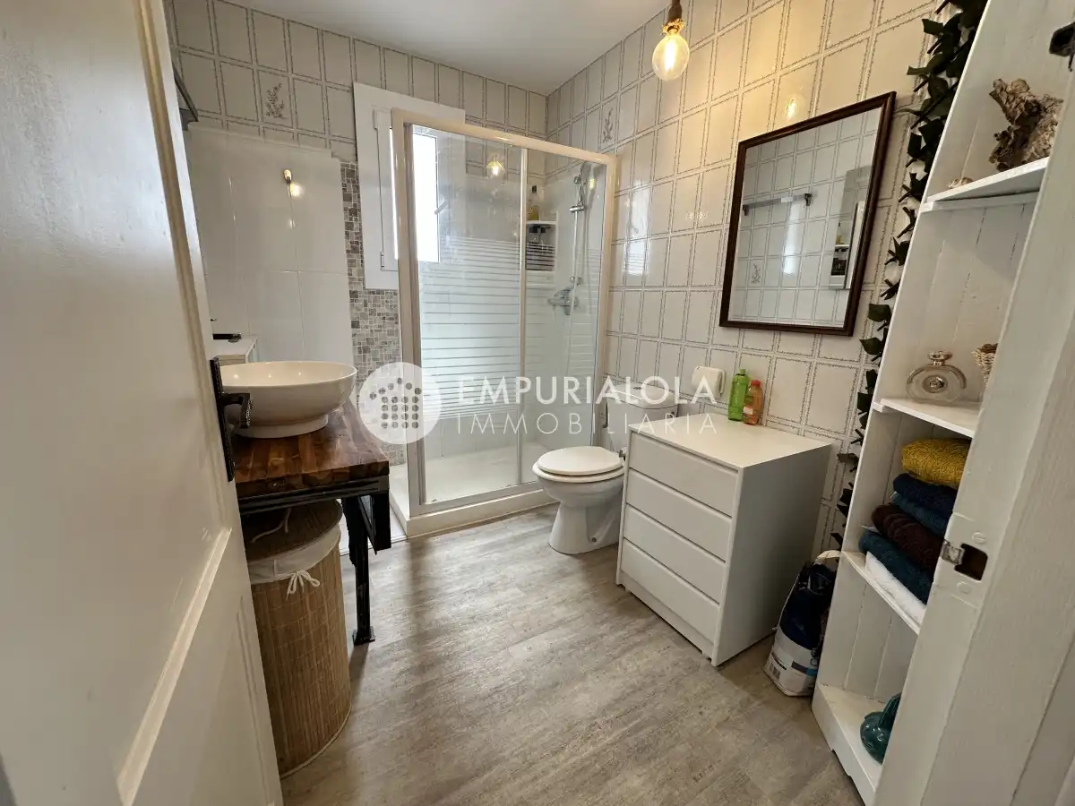 Habitación de Casa o chalet en venta en Empuriabrava con Aire acondicionado, Piscina y Amueblado