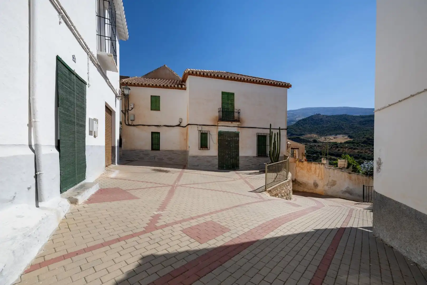 Vista exterior de Casa adosada en venda en Lecrín amb Terrassa, Traster i Balcó