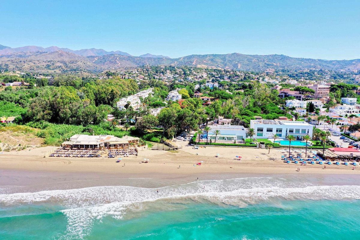 Vista exterior de Apartament en venda en Marbella amb Aire condicionat, Moblat i Balcó
