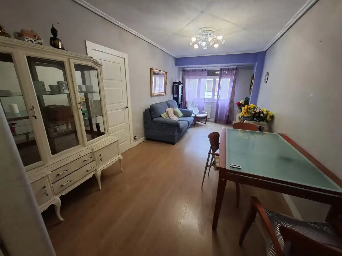 Bedroom of Flat for sale in Lovaina