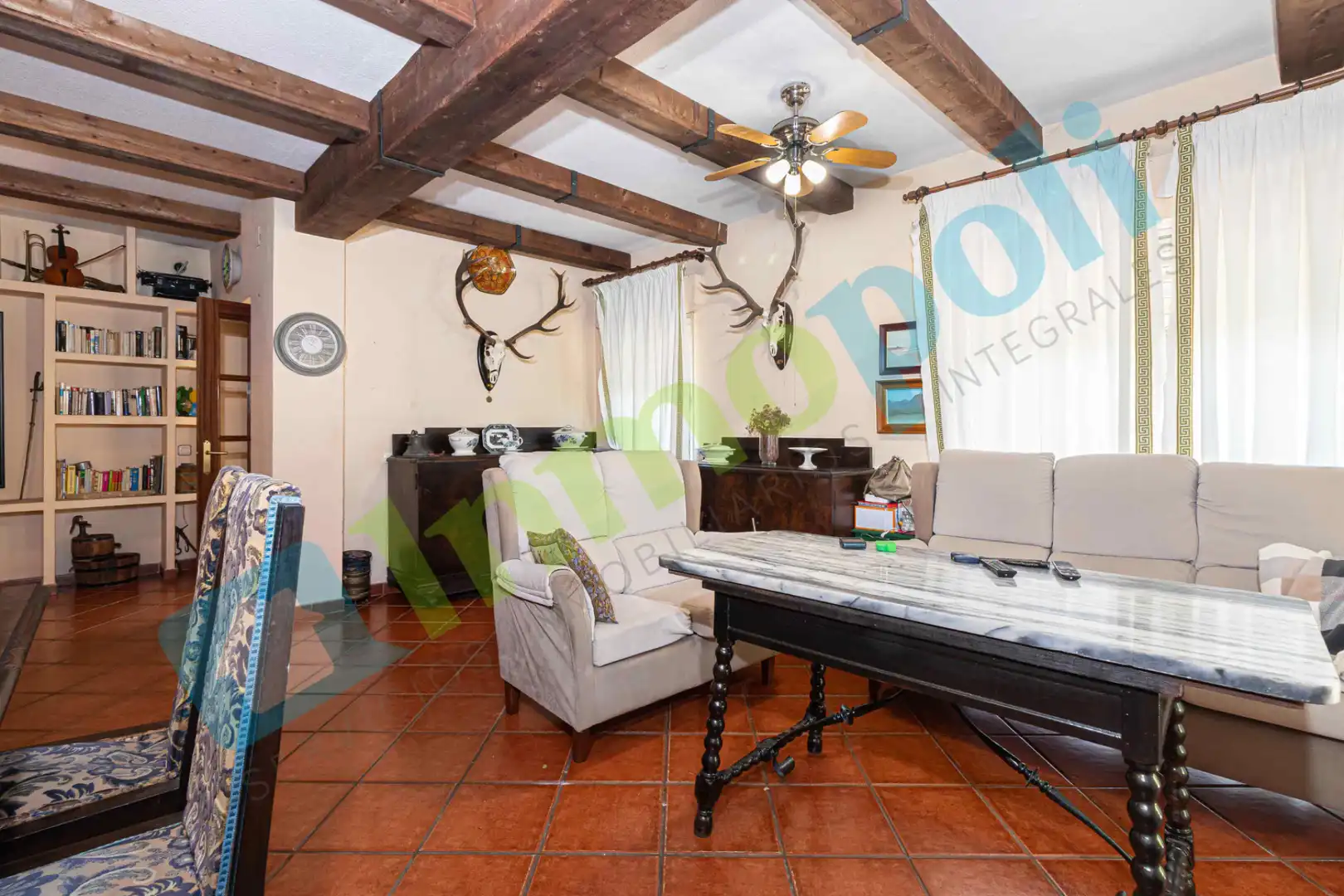 Sala d'estar de Casa o xalet en venda en Badajoz amb Aire condicionat, Jardí privat i Terrassa