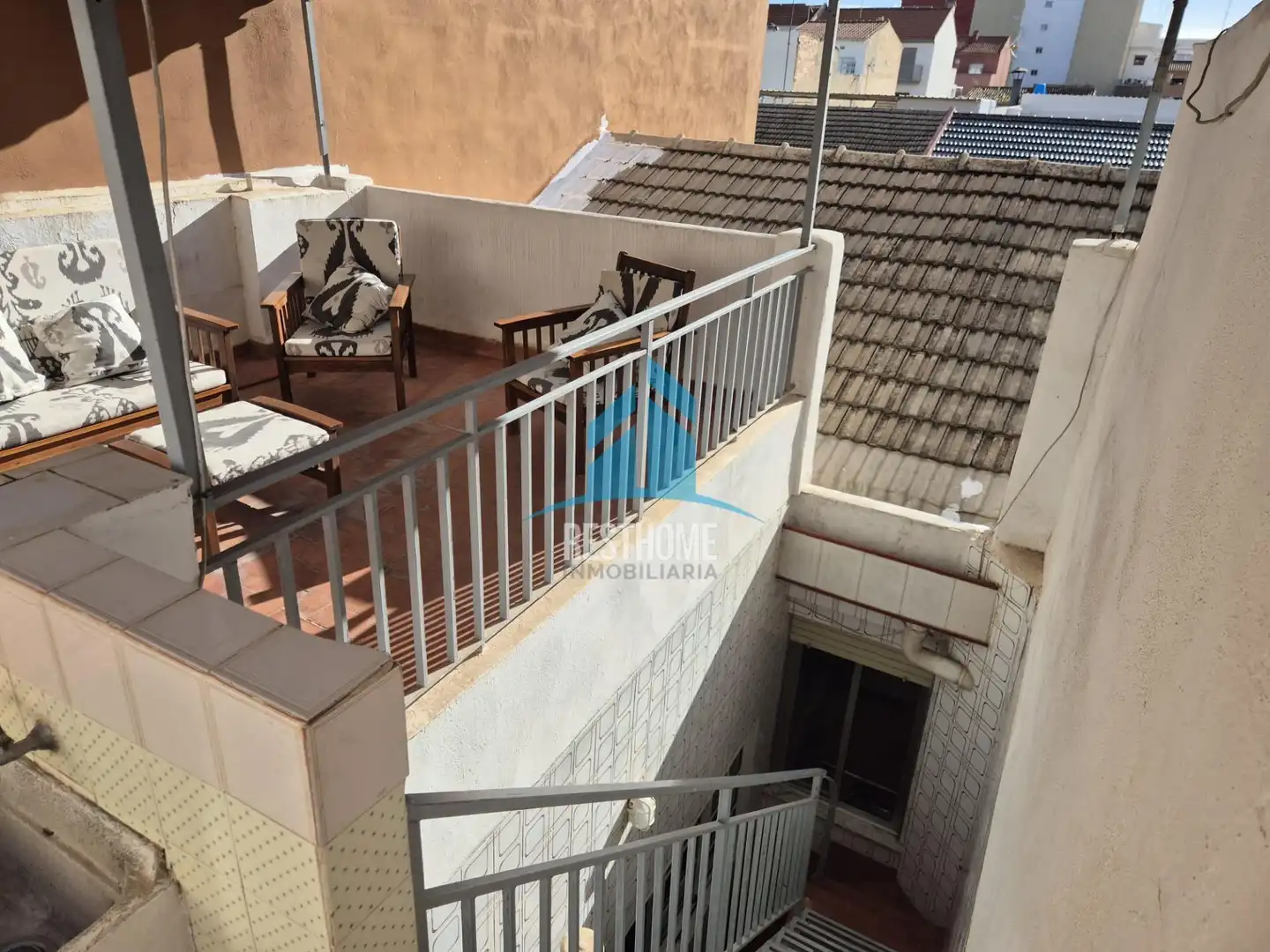 Vista exterior de Casa o xalet en venda en Aldaia amb Terrassa, Traster i Balcó