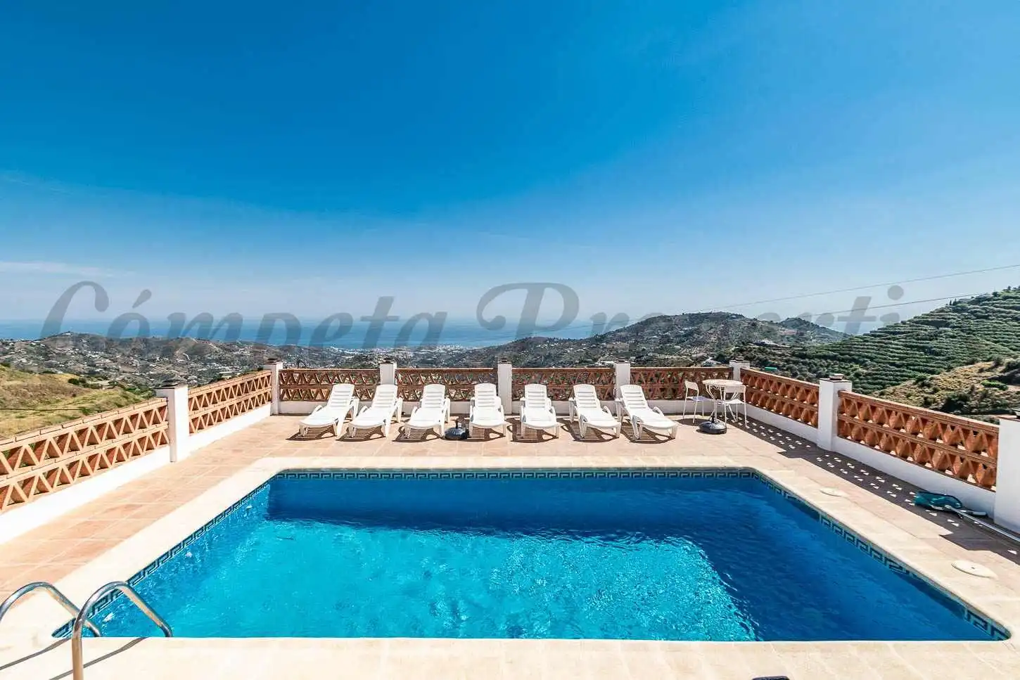 Casa con piscina in vendita a Torrox Pueblo