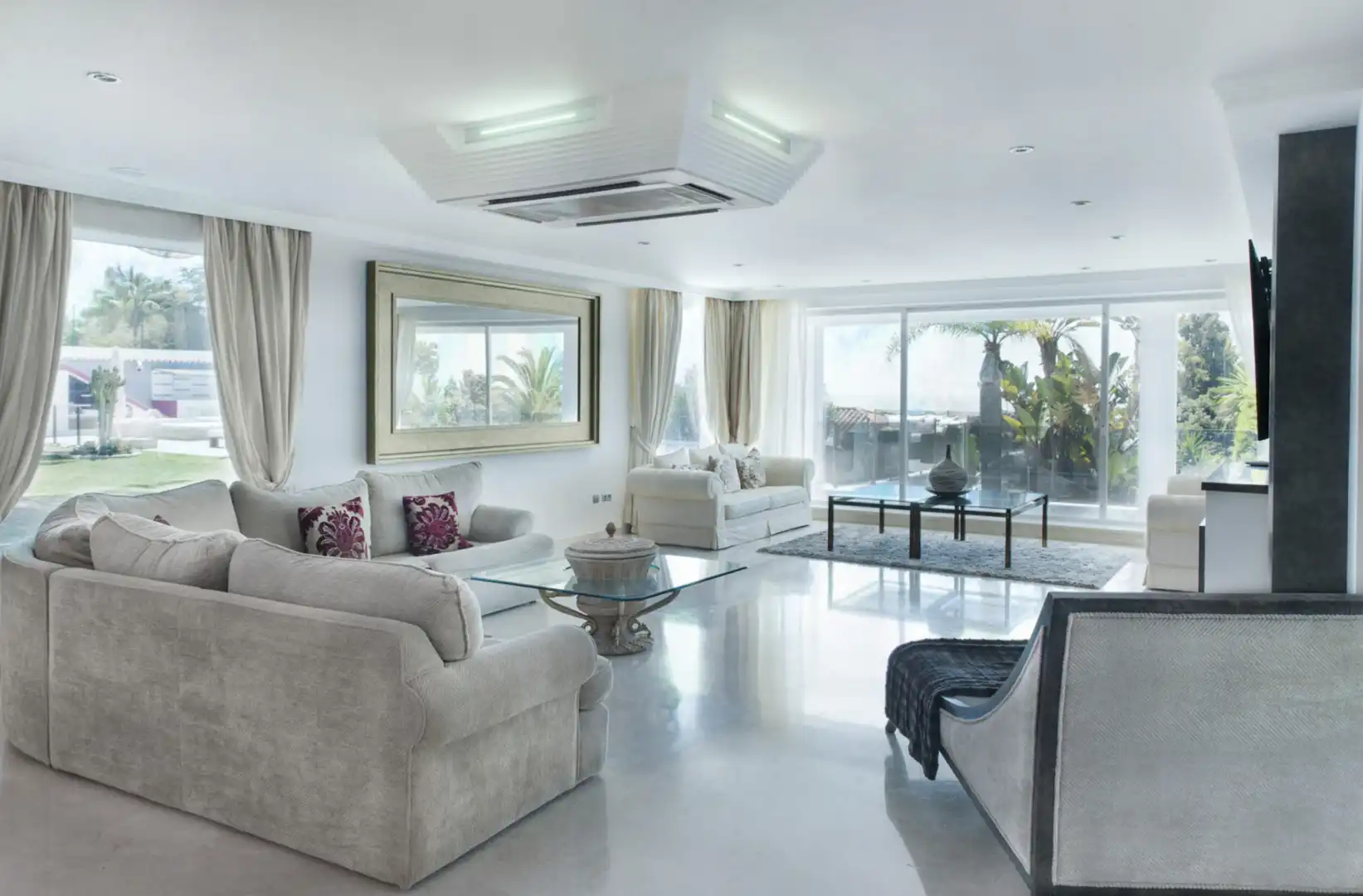 Chalet con piscina en venta en Elviria - Cabopino, imagen 5
