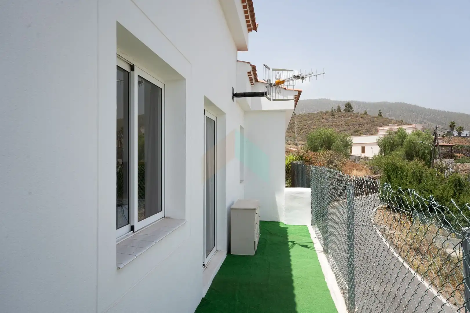 Vista exterior de Casa o xalet en venda en San Miguel de Abona amb Aire condicionat, Calefacció i Jardí privat