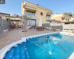 Piscina de Casa adosada en venda en Sant Vicenç de Montalt amb Calefacció, Jardí privat i Terrassa