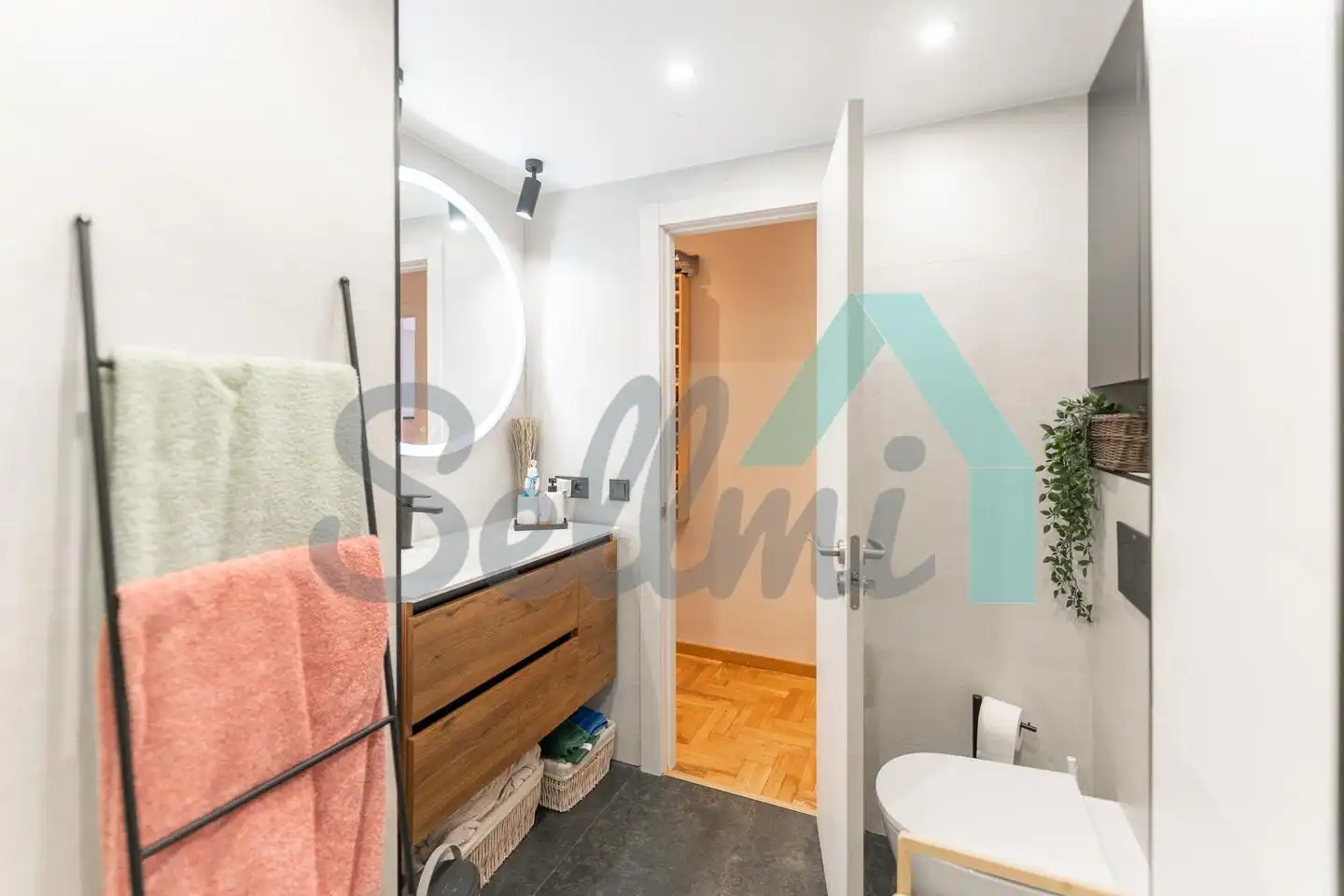 Badezimmer von Wohnung zum Verkauf in Oviedo  mit Heizung, Parkett und Terrasse
