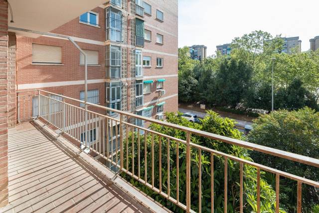 Piso en Venta en Calle Luz Casanova, 32 en Cartuja