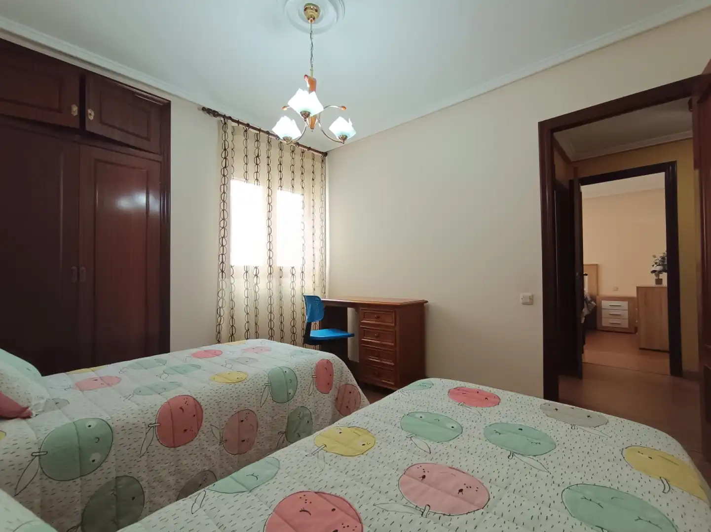Schlafzimmer von Wohnung zur Miete in Gijón  mit Heizung, Abstellraum und Möbliert