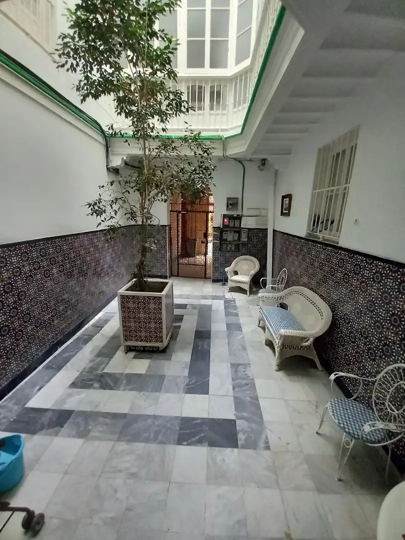 Piso en venta en Cádiz con Balcón