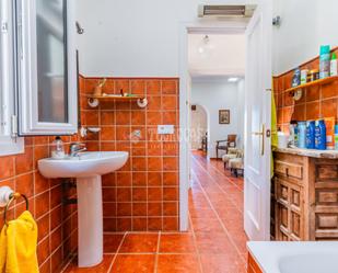 Bathroom of Country house for sale in Chiclana de la Frontera