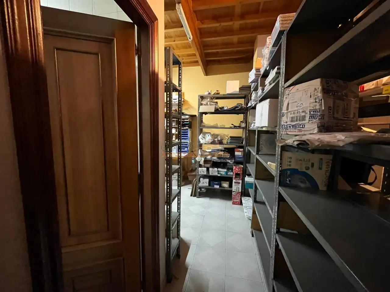 Local commercial à vendre à Fene, imagen 6